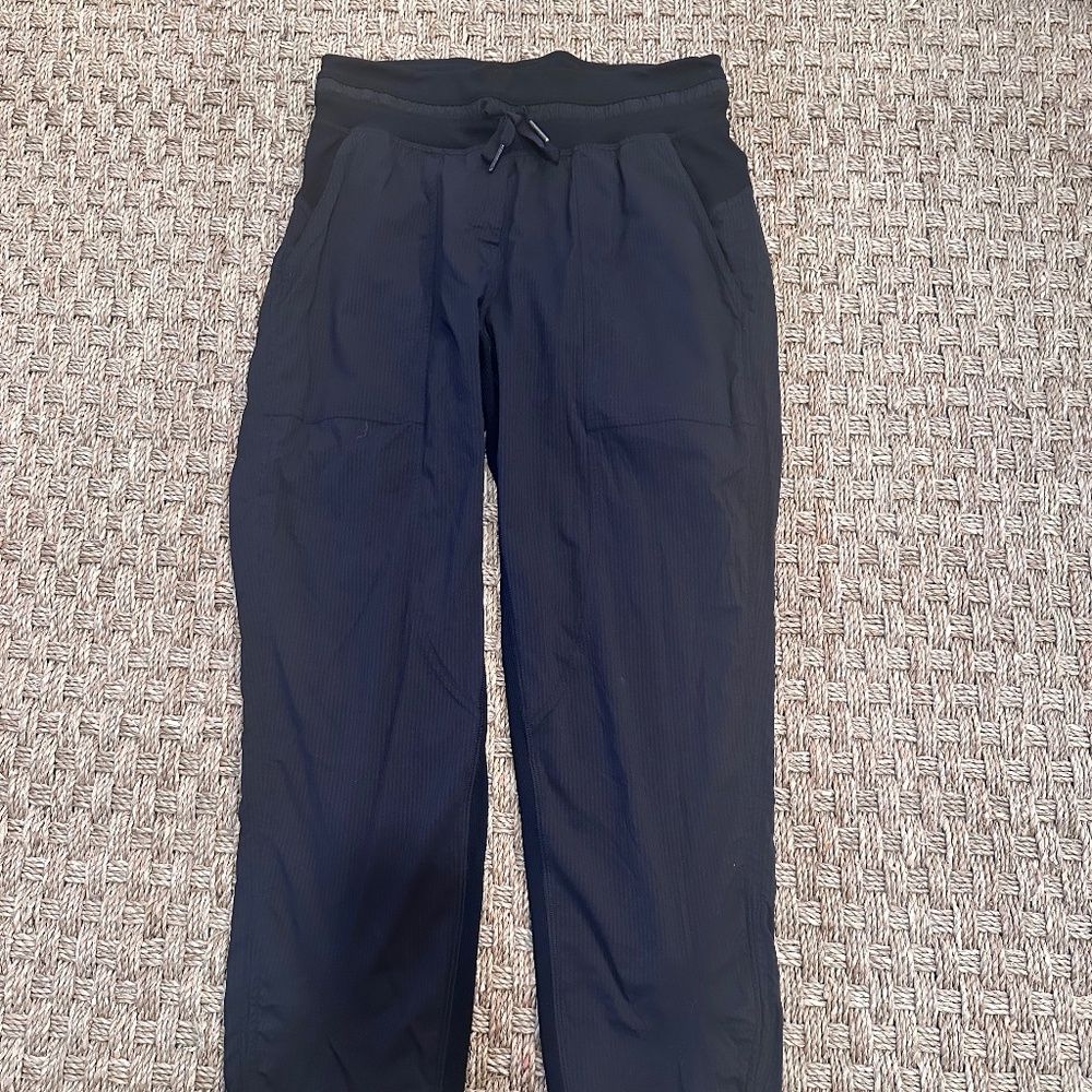 Cropped Lululemon Athletic Draw String Pants